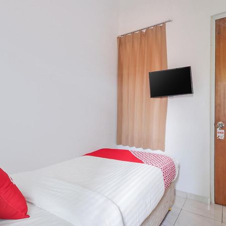 Super Oyo 866 Idola Residence Giacarta Esterno foto