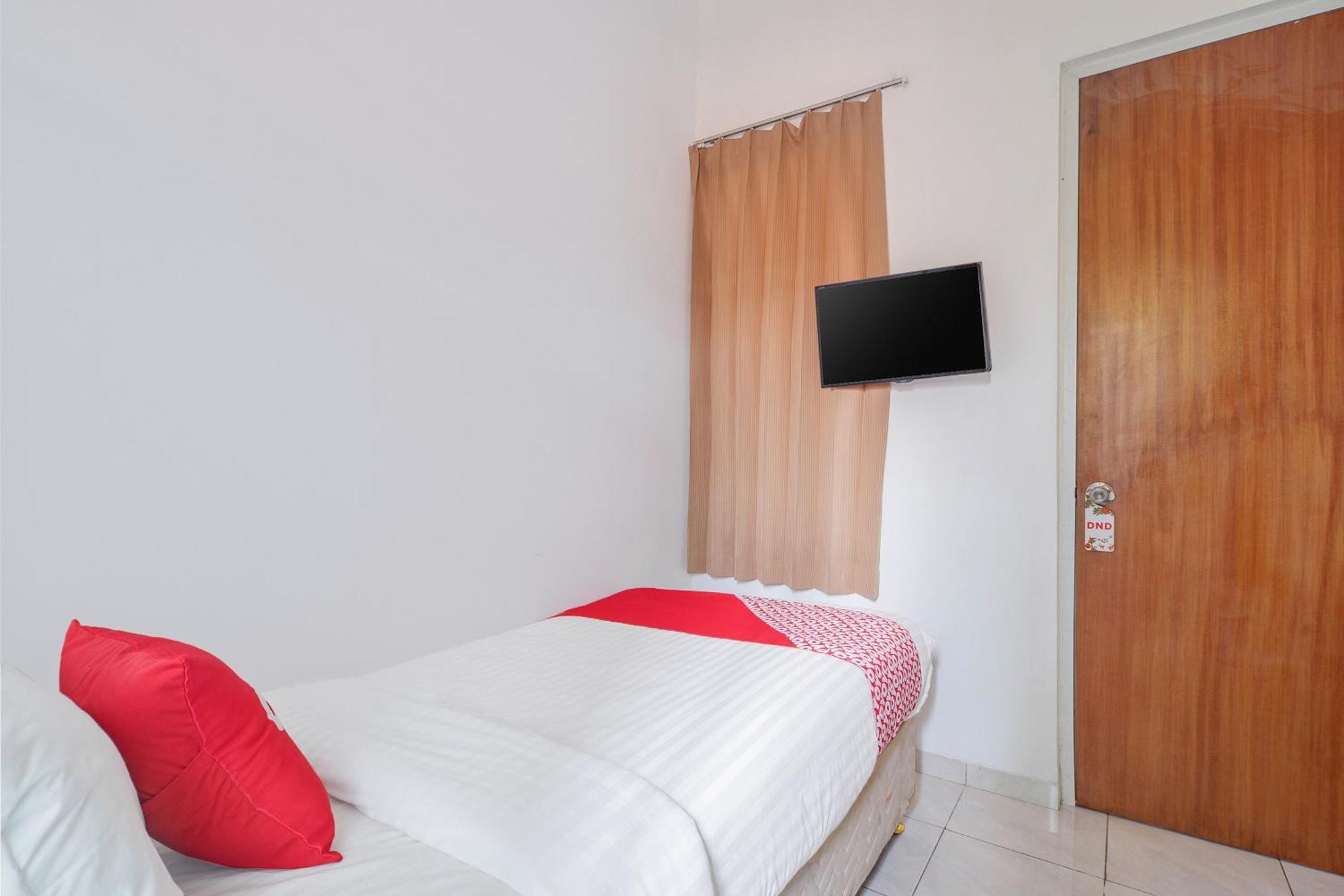 Super Oyo 866 Idola Residence Giacarta Esterno foto